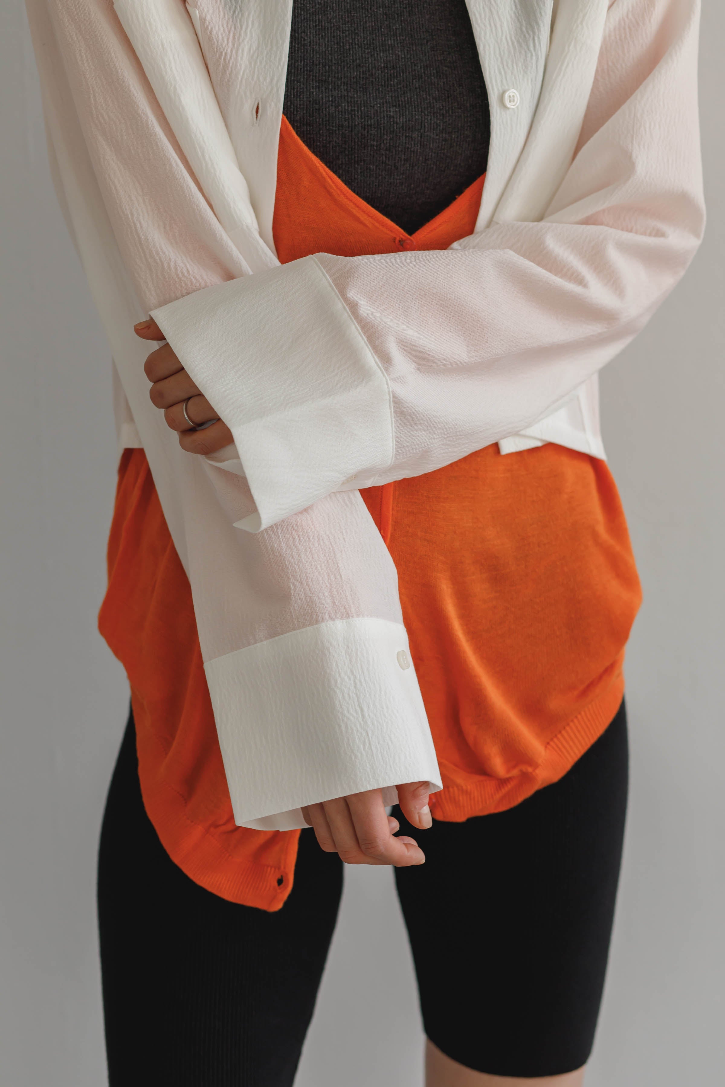 《残り僅か》Cropped Shirts