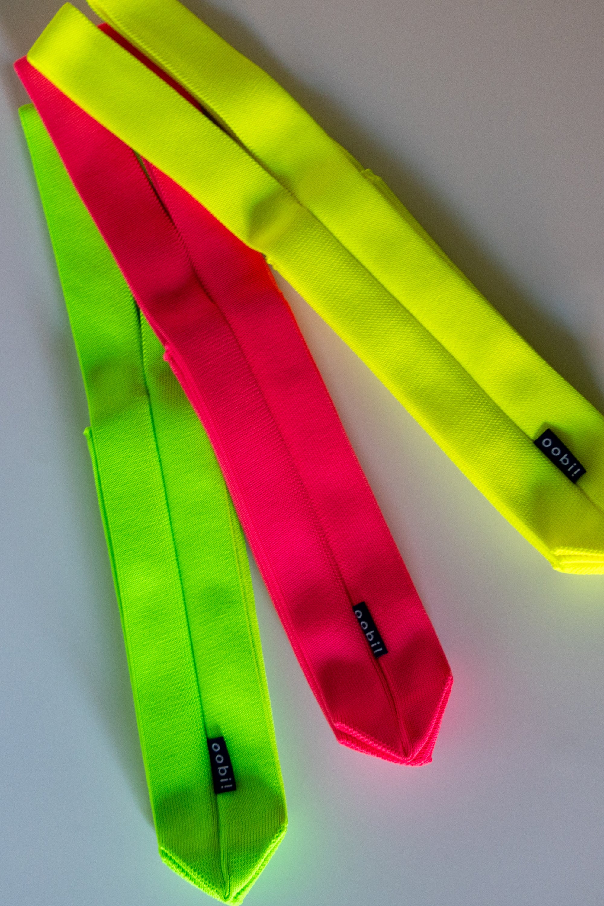Neon Lime(左)
