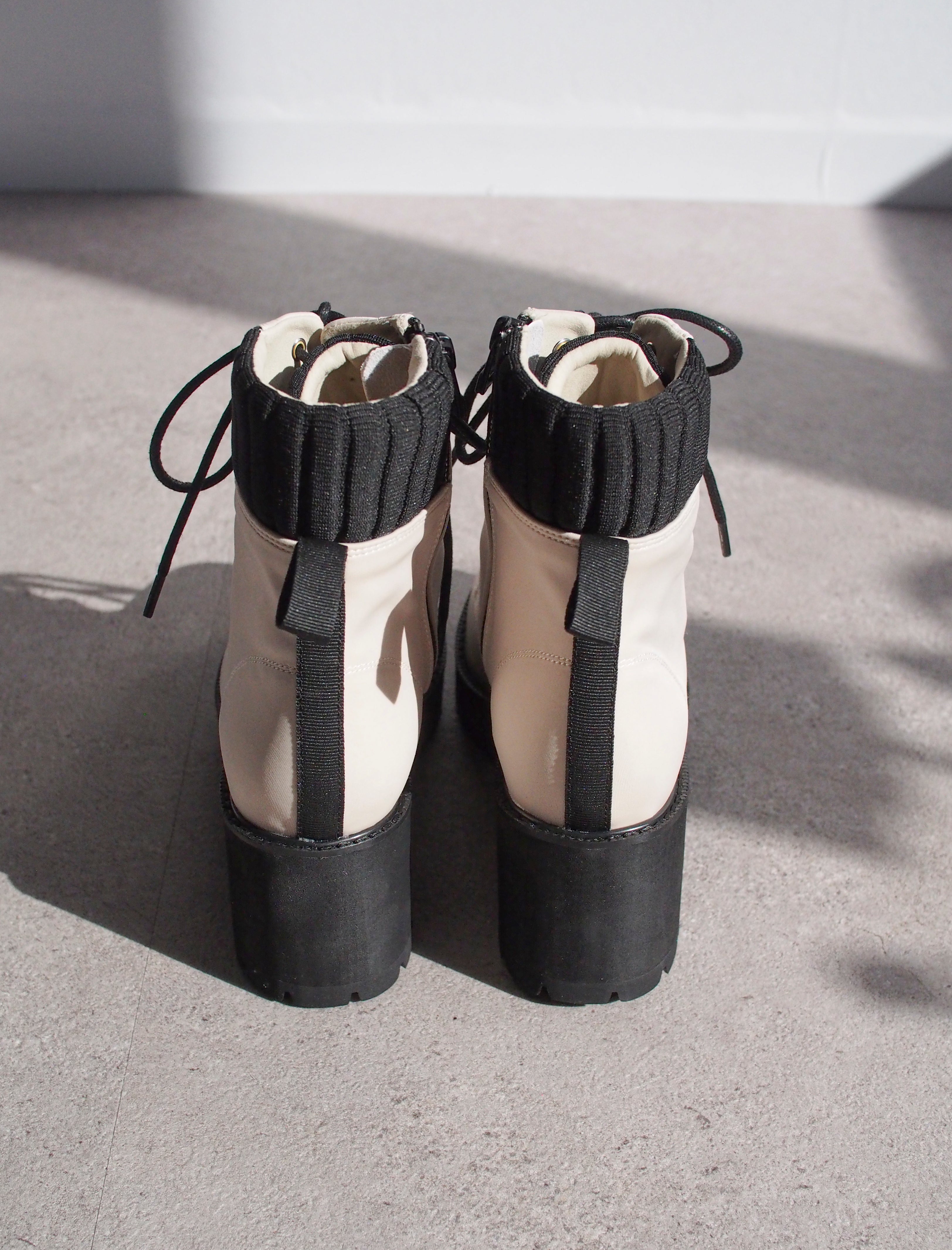 LACE UP SHOES / IVORY
