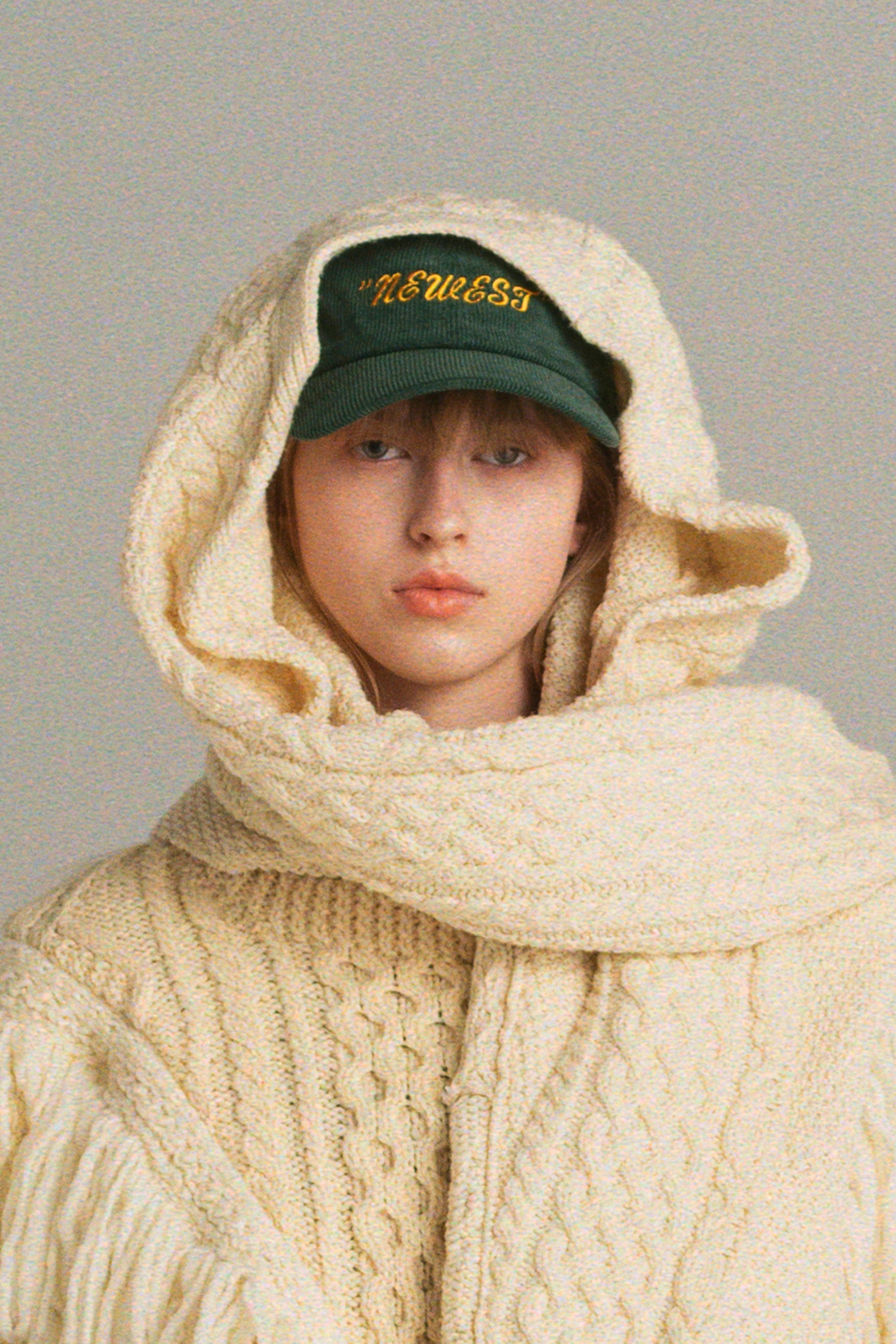 original "NEWEST" embroidery corduroy cap