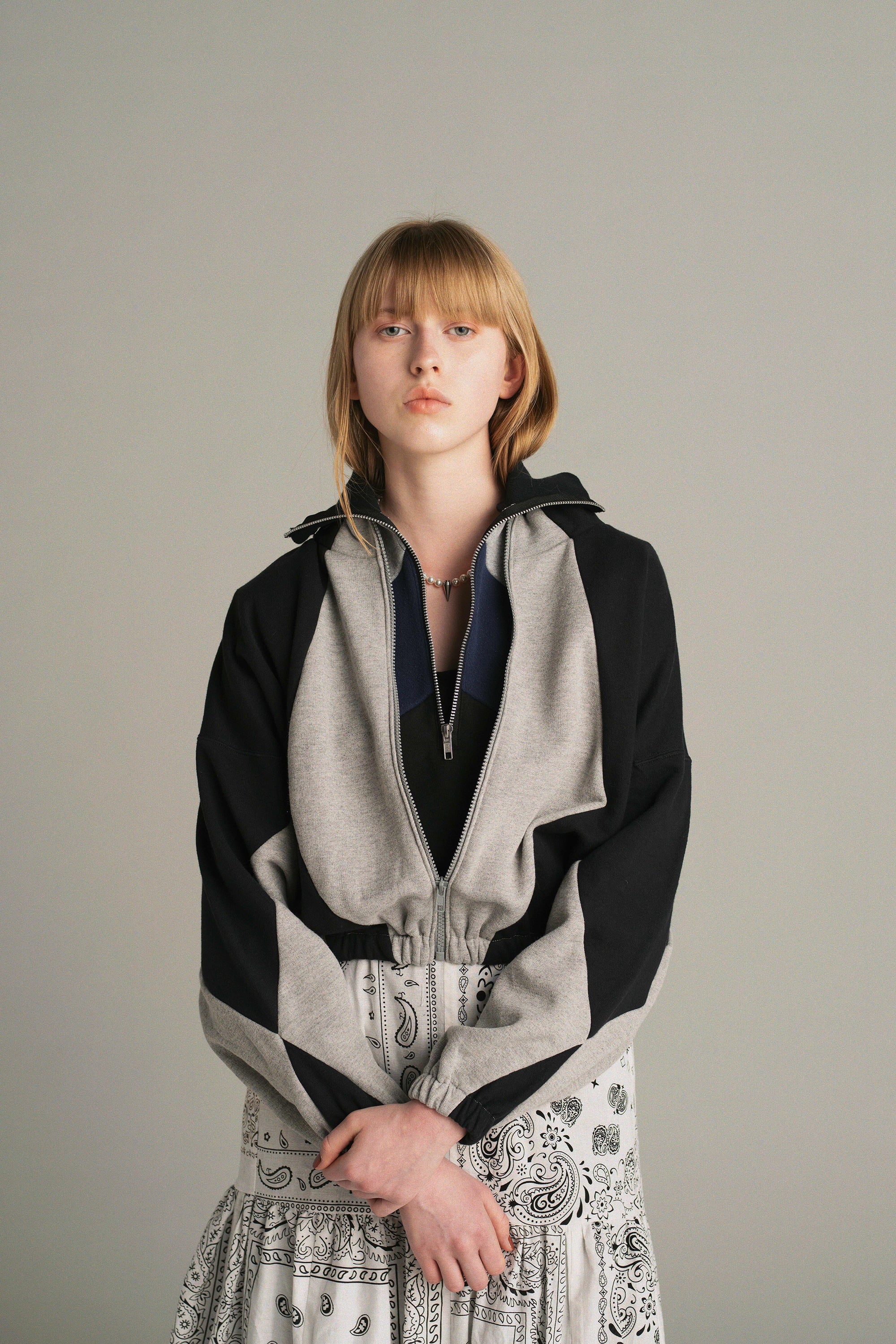 circa make triangle cutback turtle pullover sweat top