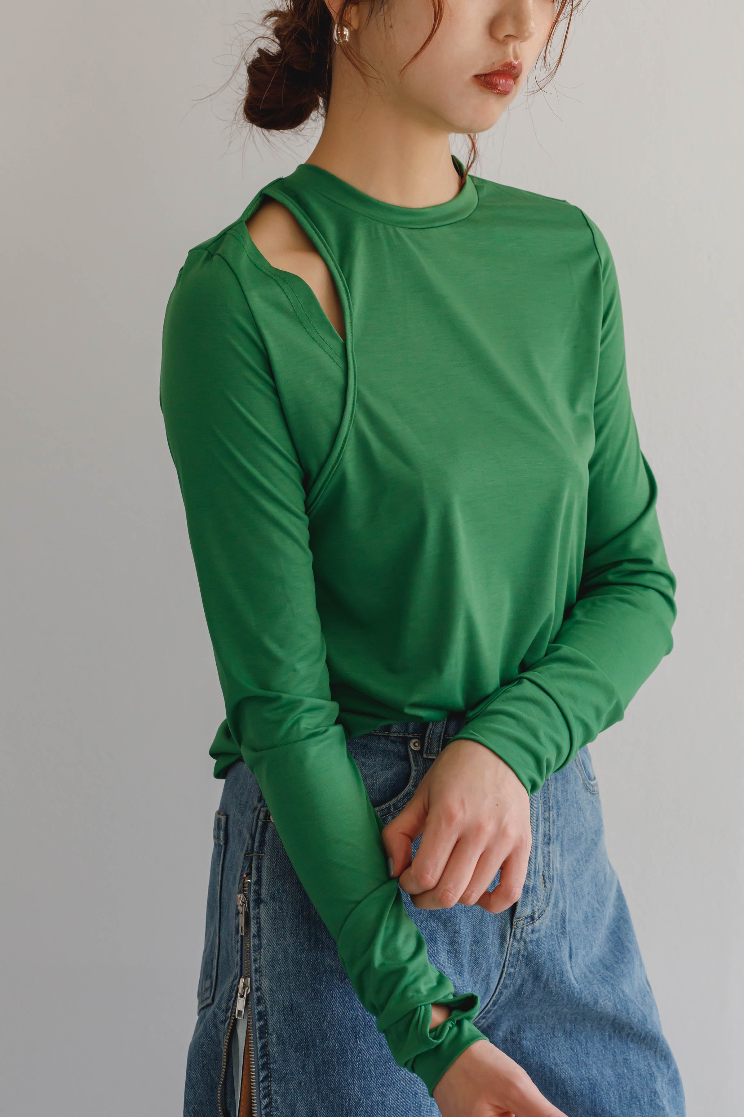 Shoulder Slit Top［30%OFF］