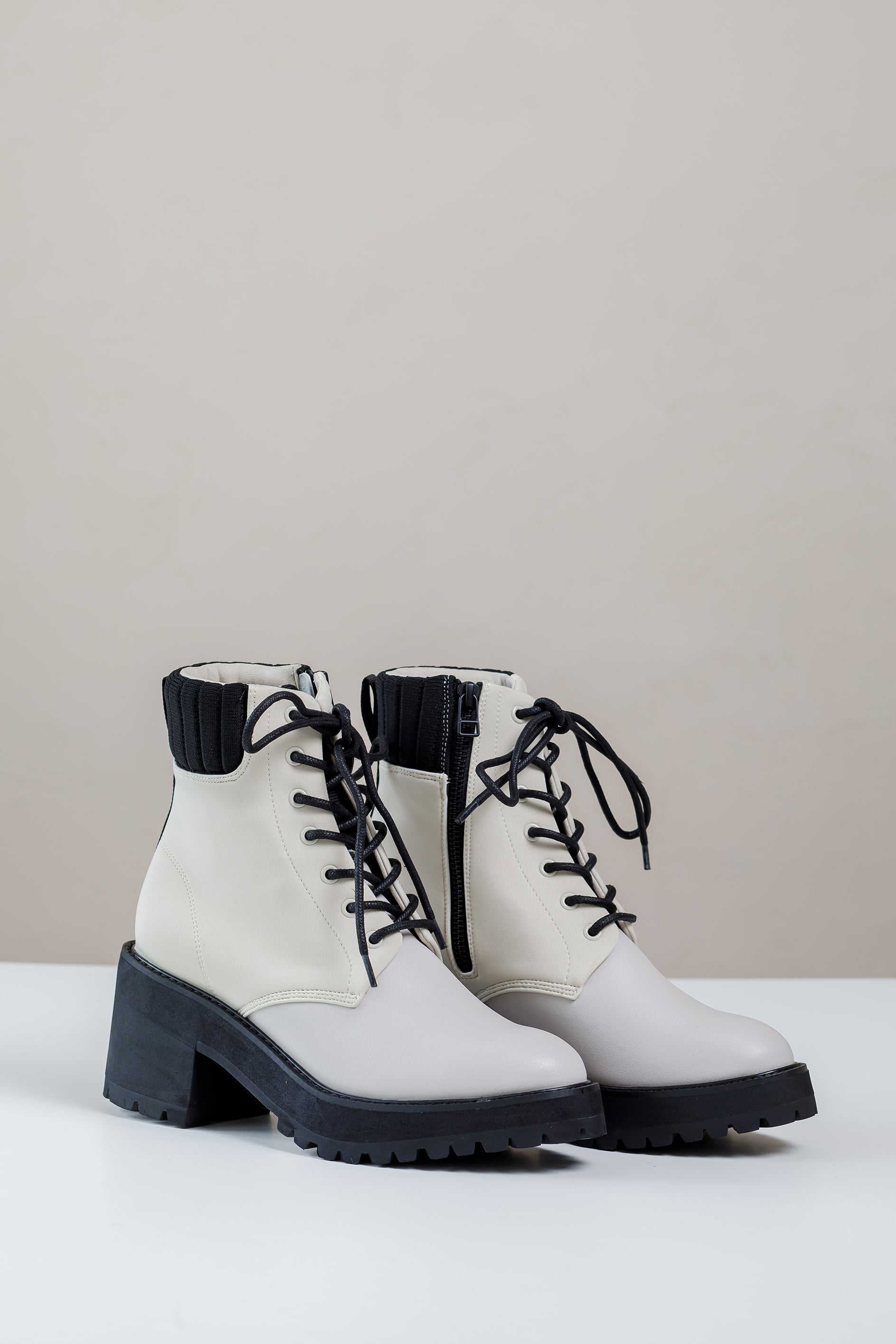 LACE UP SHOES