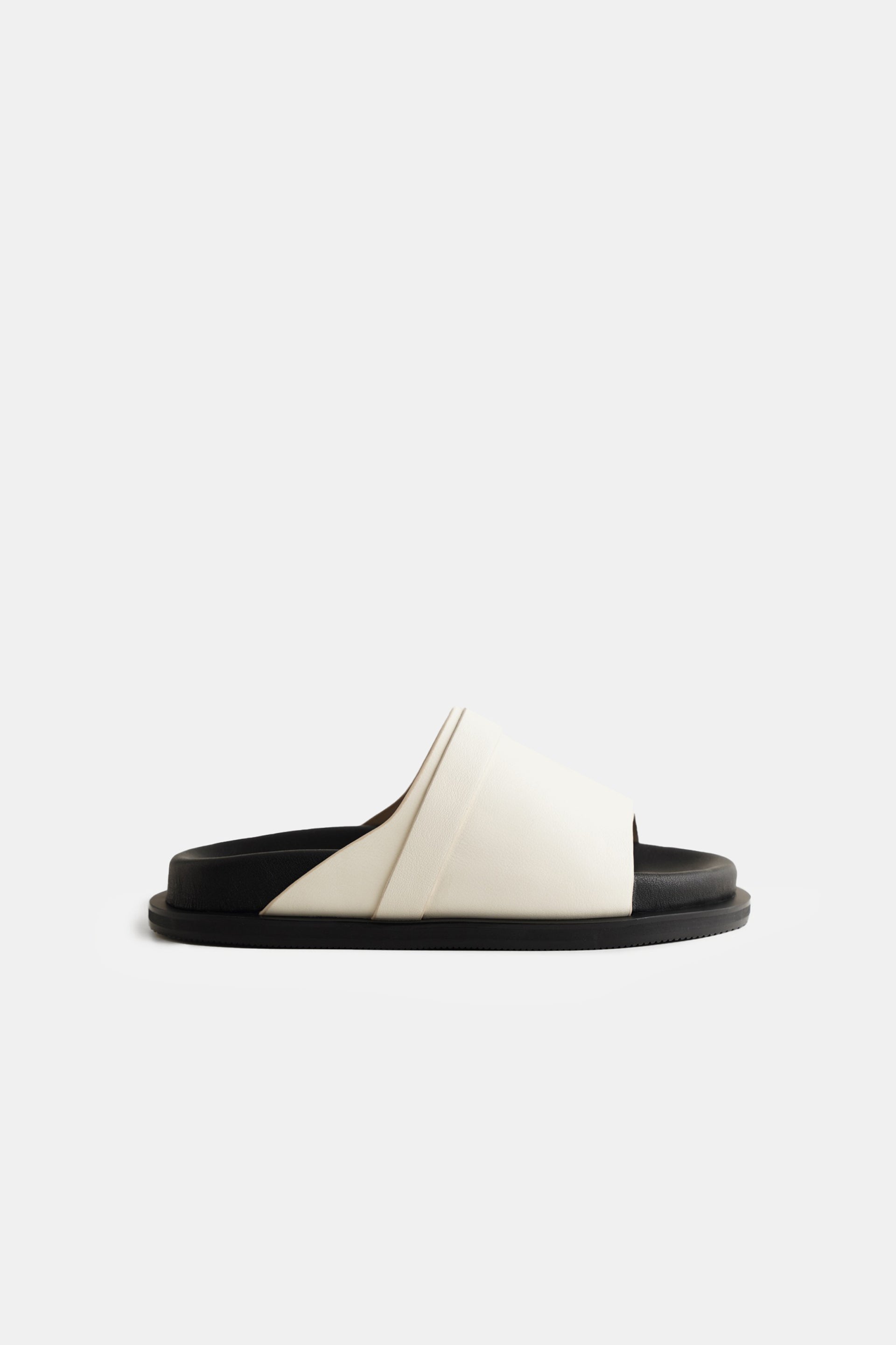 〔waa.studios〕BUN SANDALS