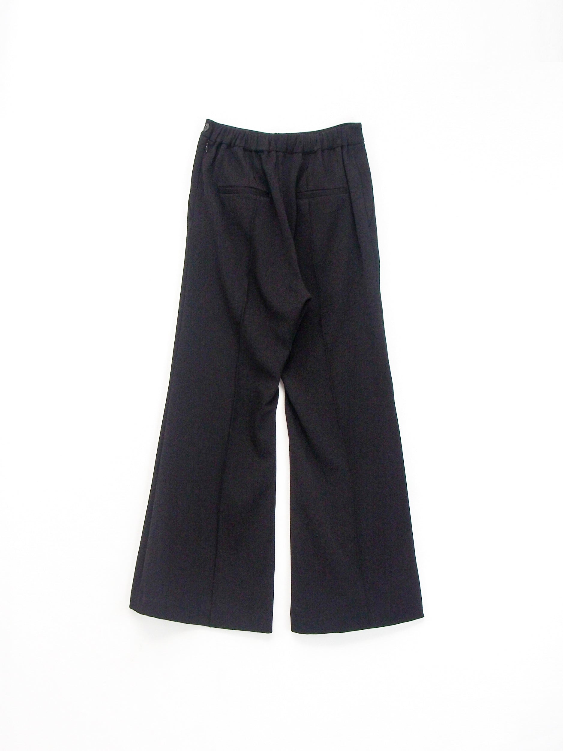 Center Tuck Flare Pants / BLACK