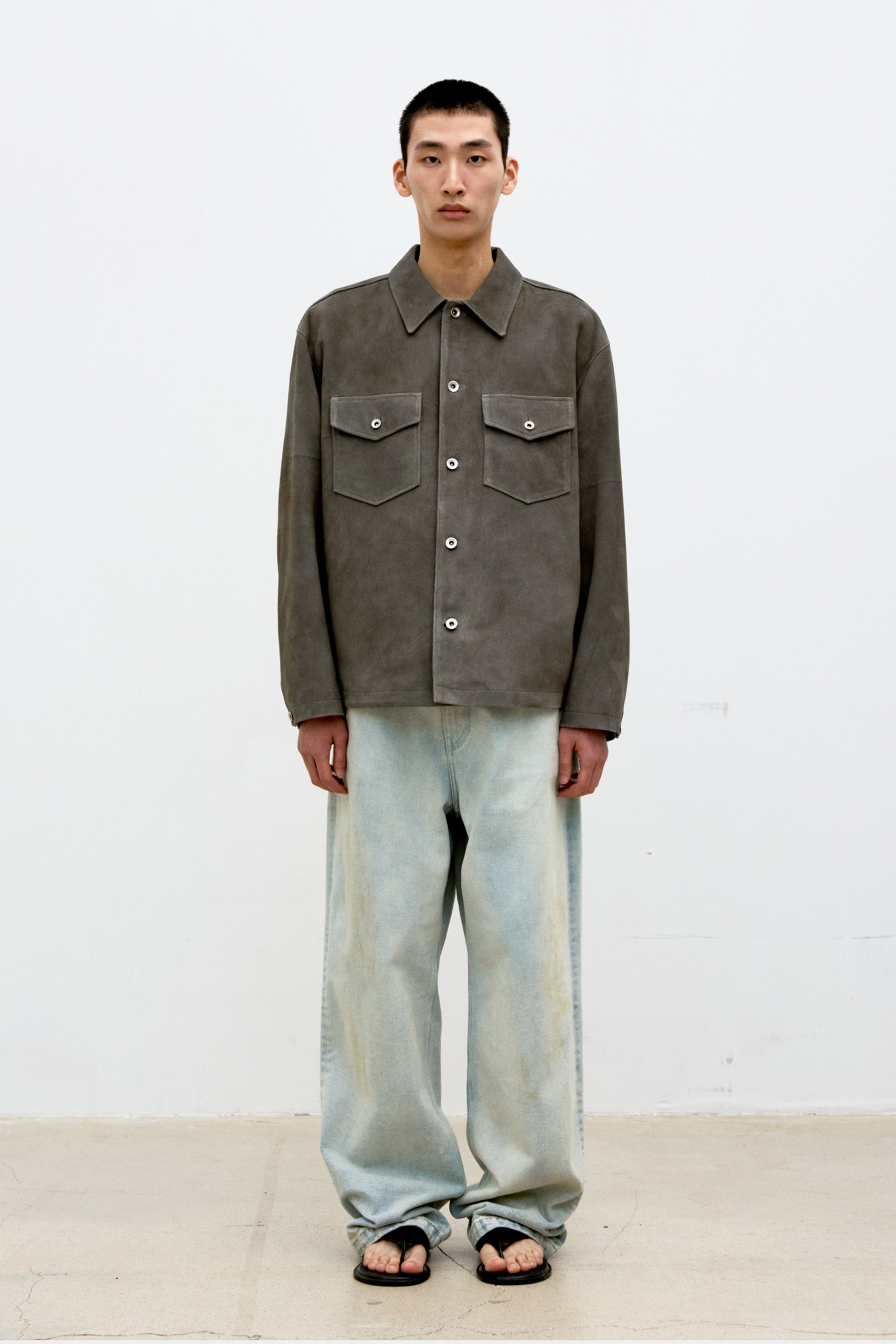 STRAIGHT CUT SAND WASHED JEANS