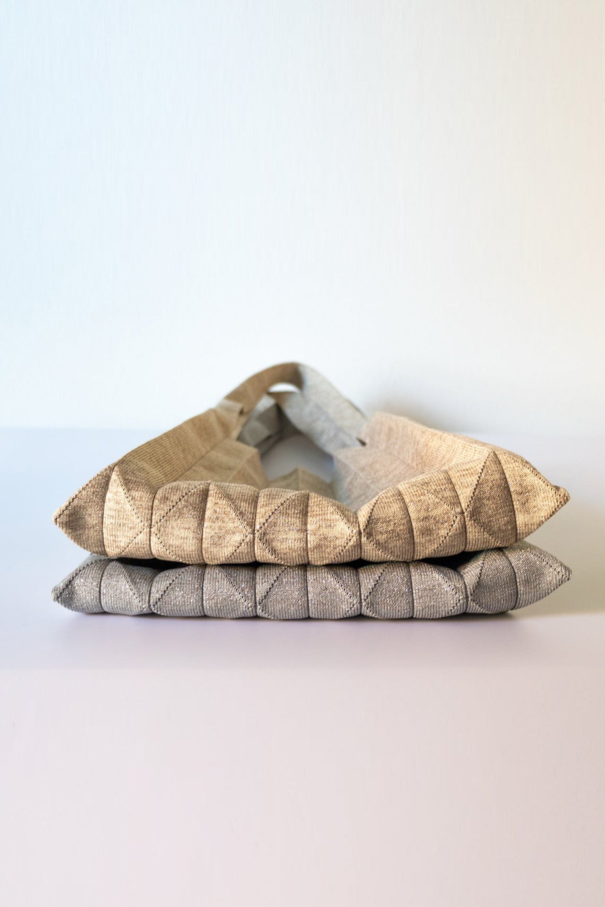 Pleats Knit Bag  / Middle  -Shiny-