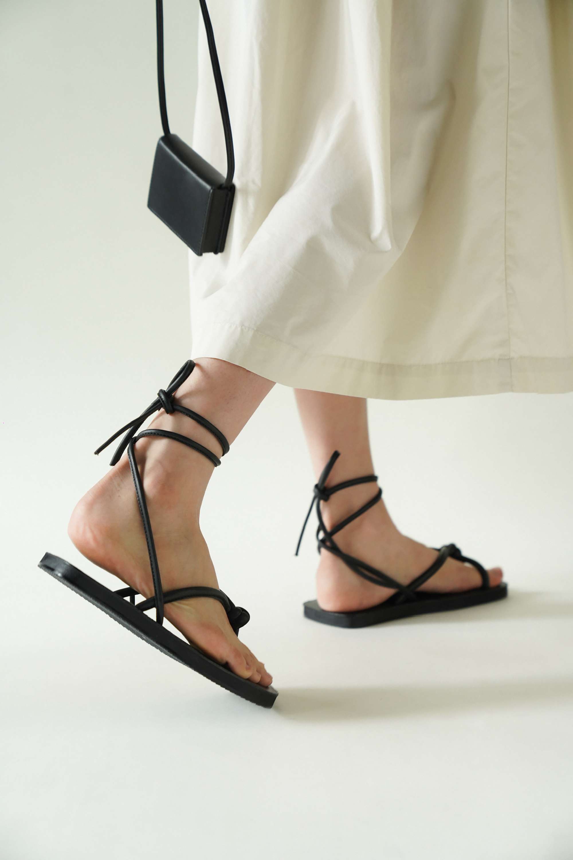 〔waa.studios〕NÚT+ SANDALS