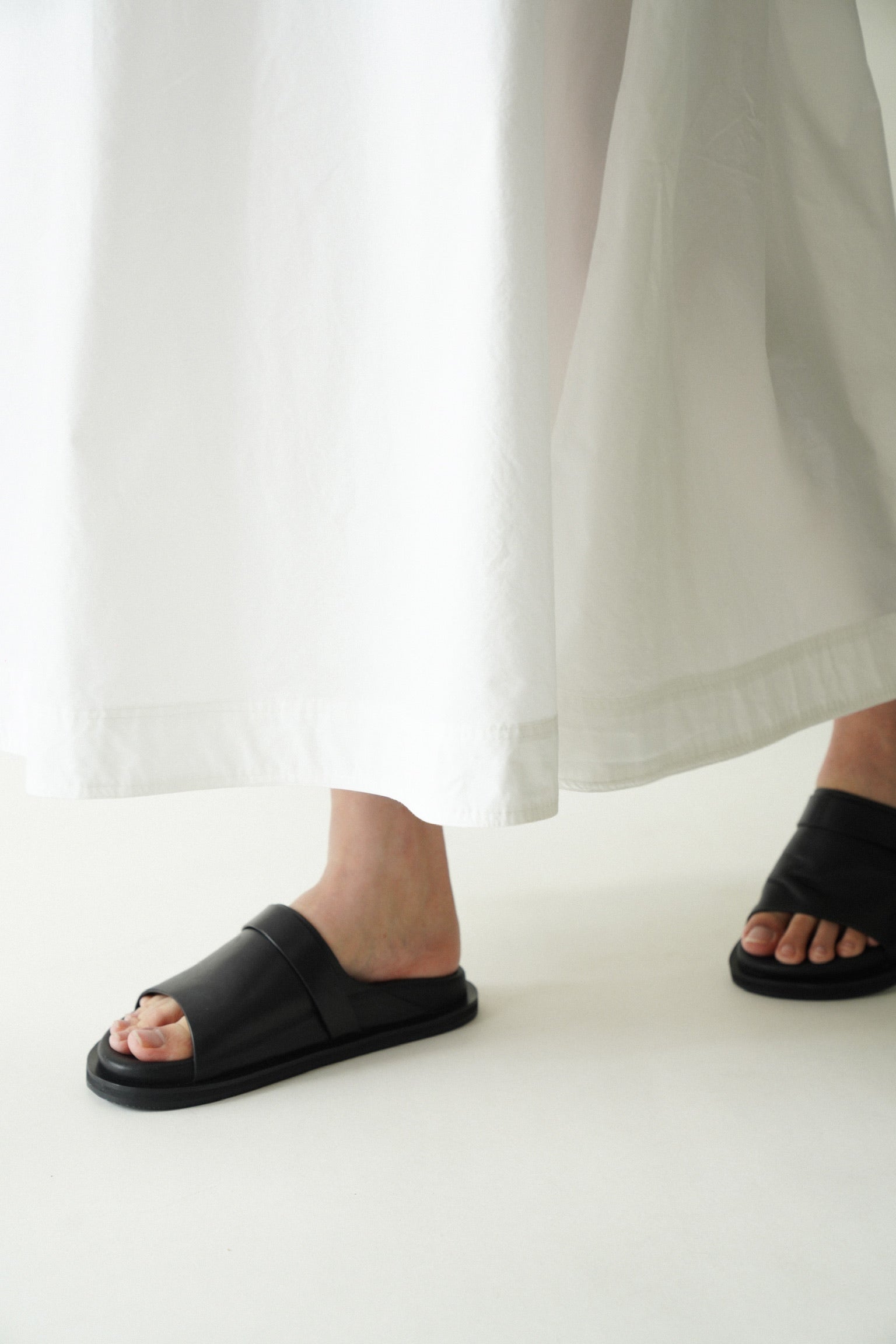 〔waa.studios〕BUN SANDALS