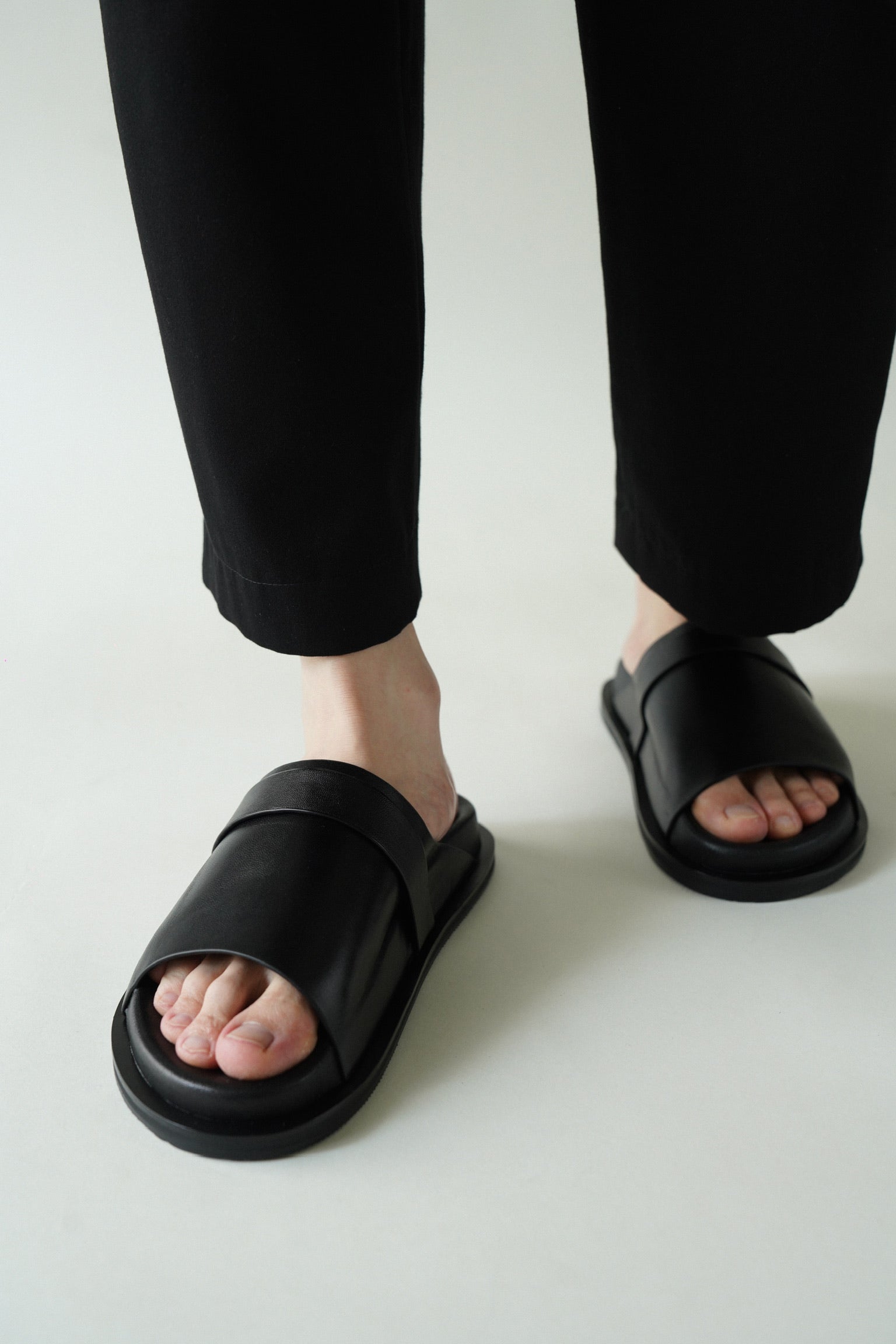 〔waa.studios〕BUN SANDALS