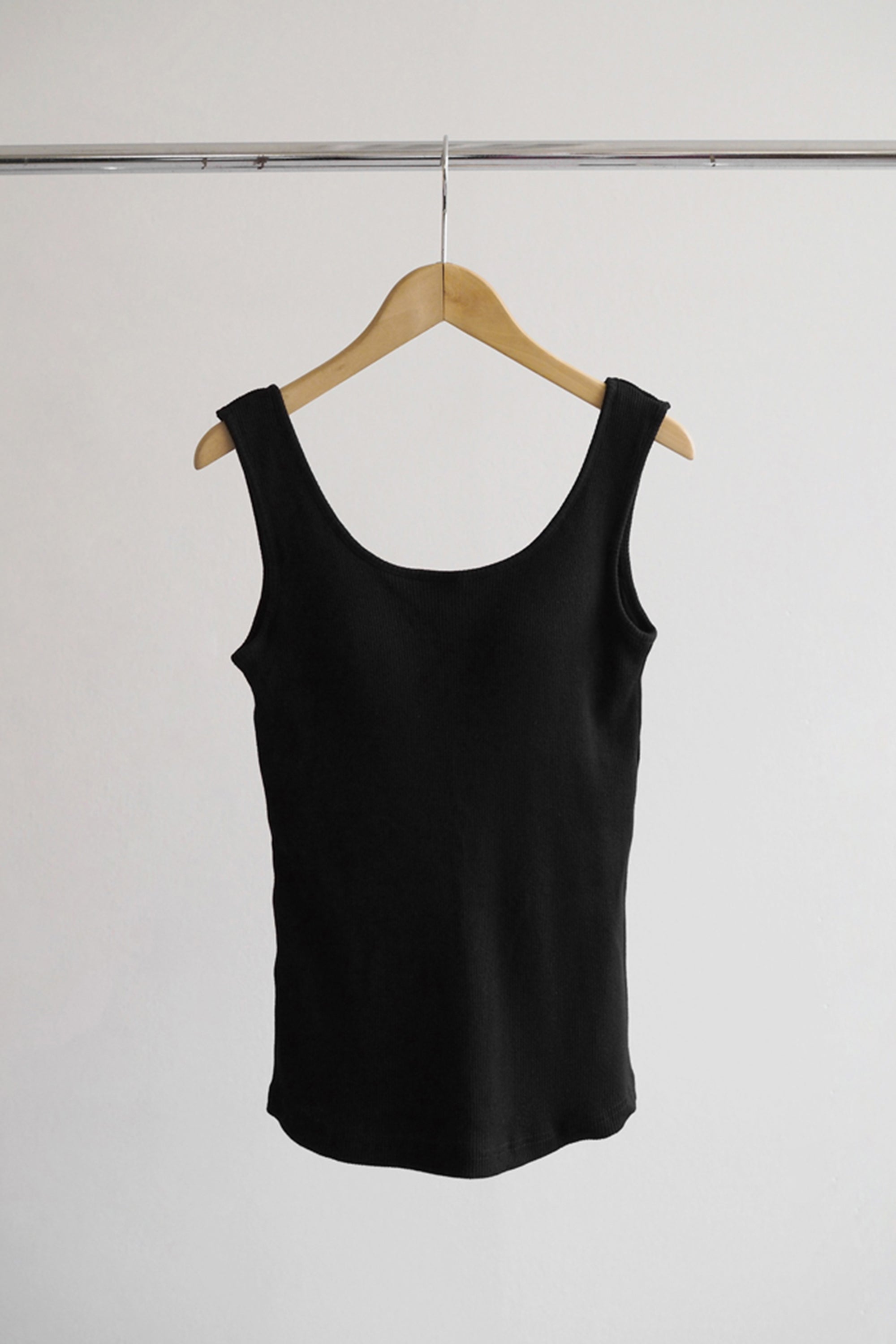Rib tank with cup