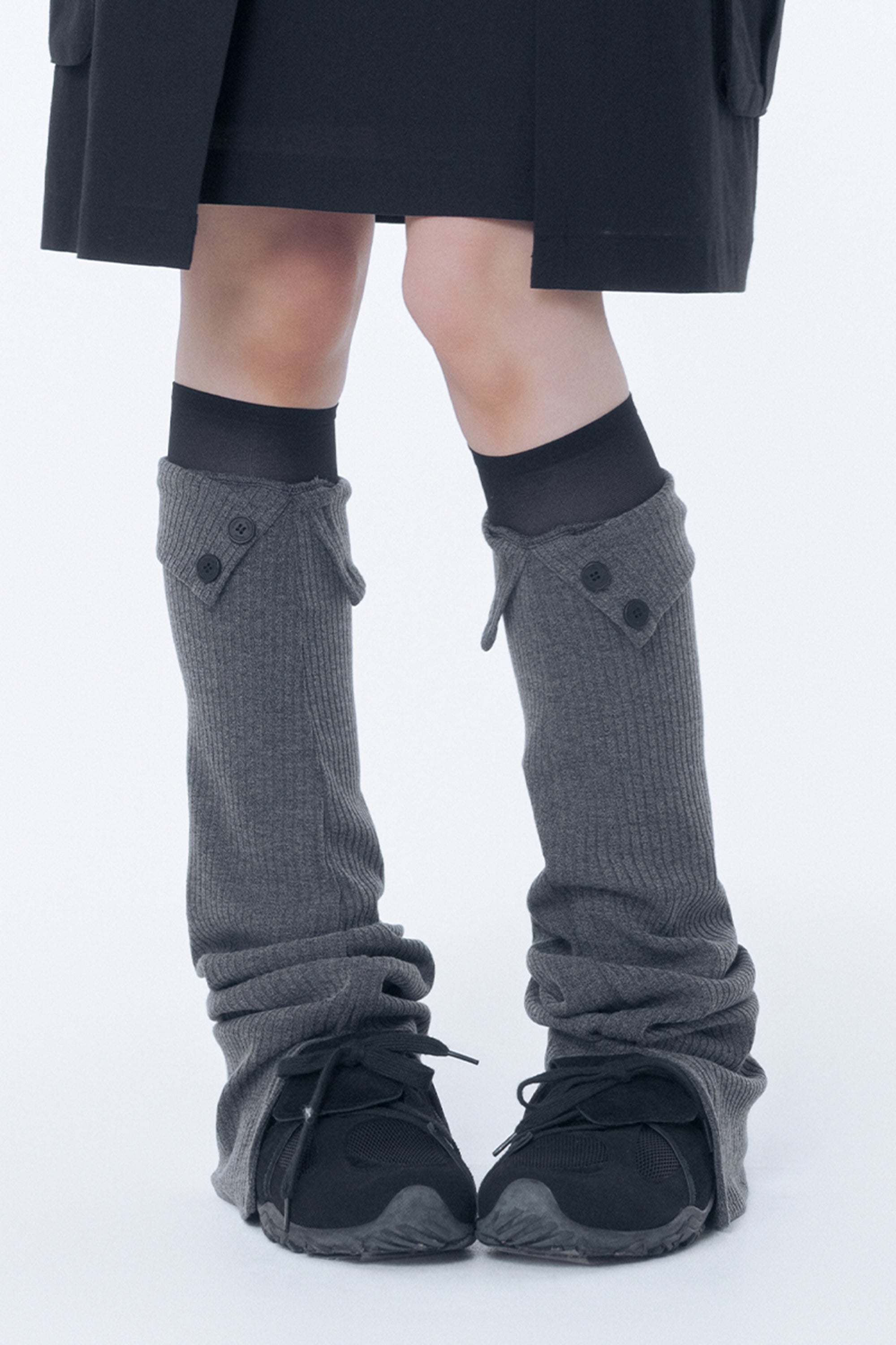 Button slit leg warmer