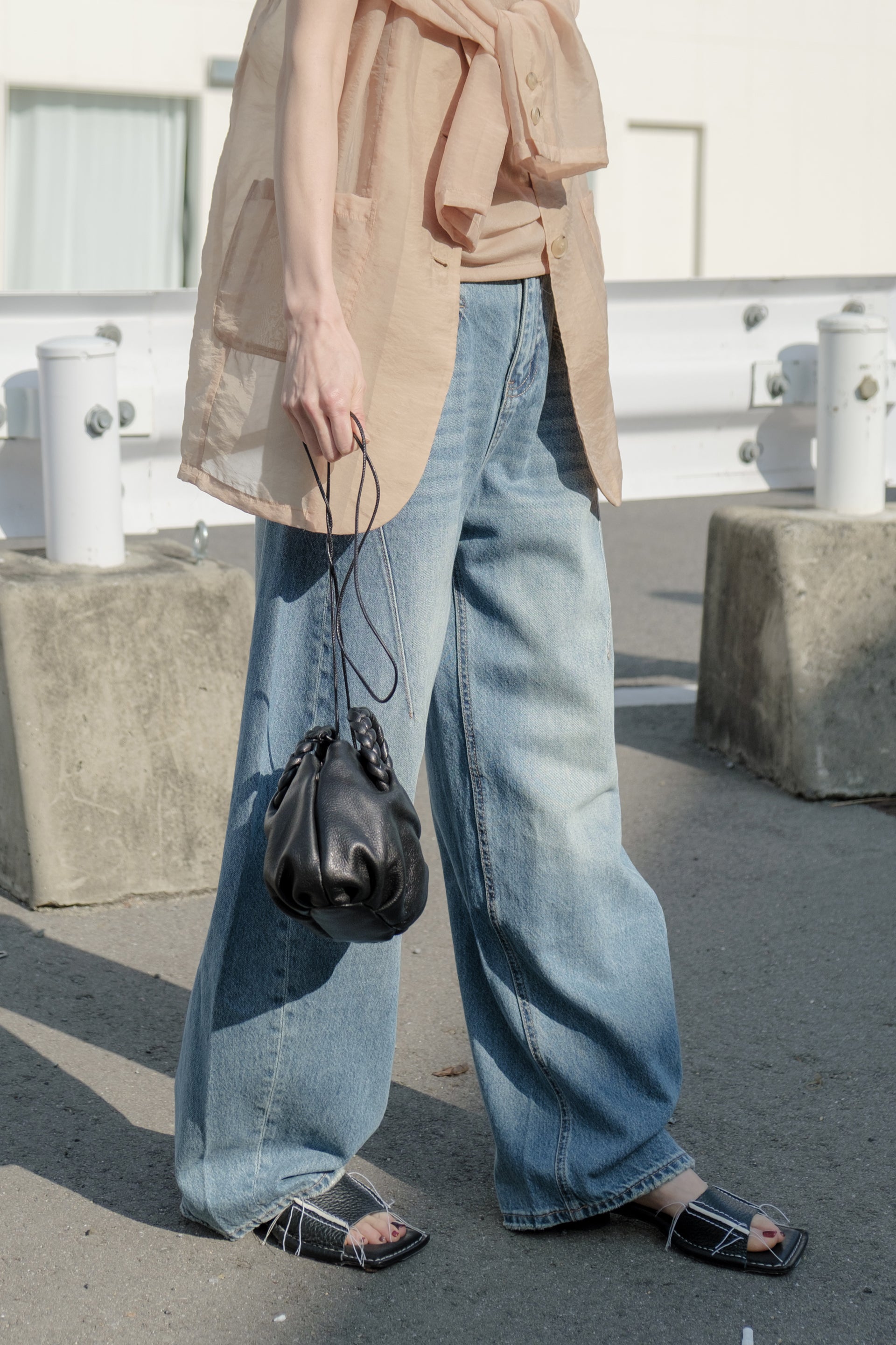 《残り僅か》Curved Denim Pants