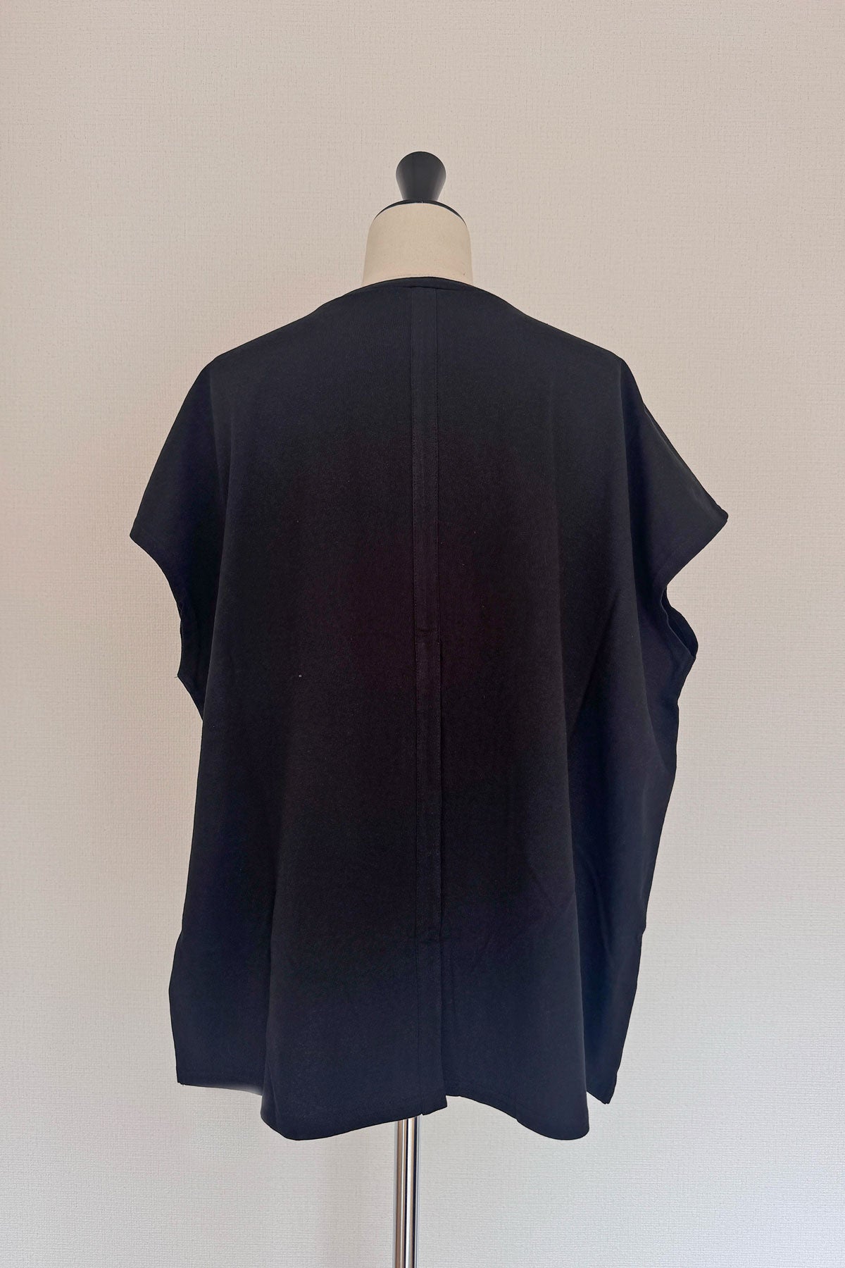 Back Slit Tee