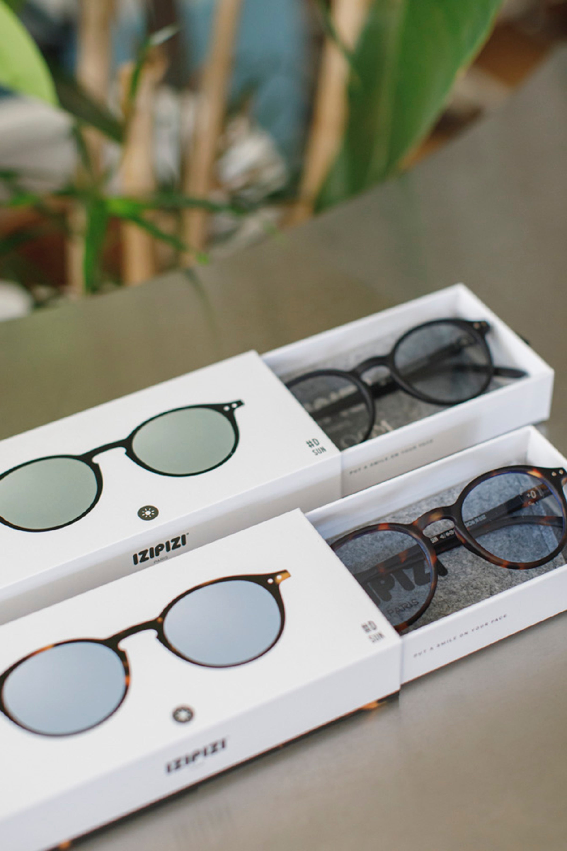 〔IZIPIZI〕Sunglasses #D Light SUN　