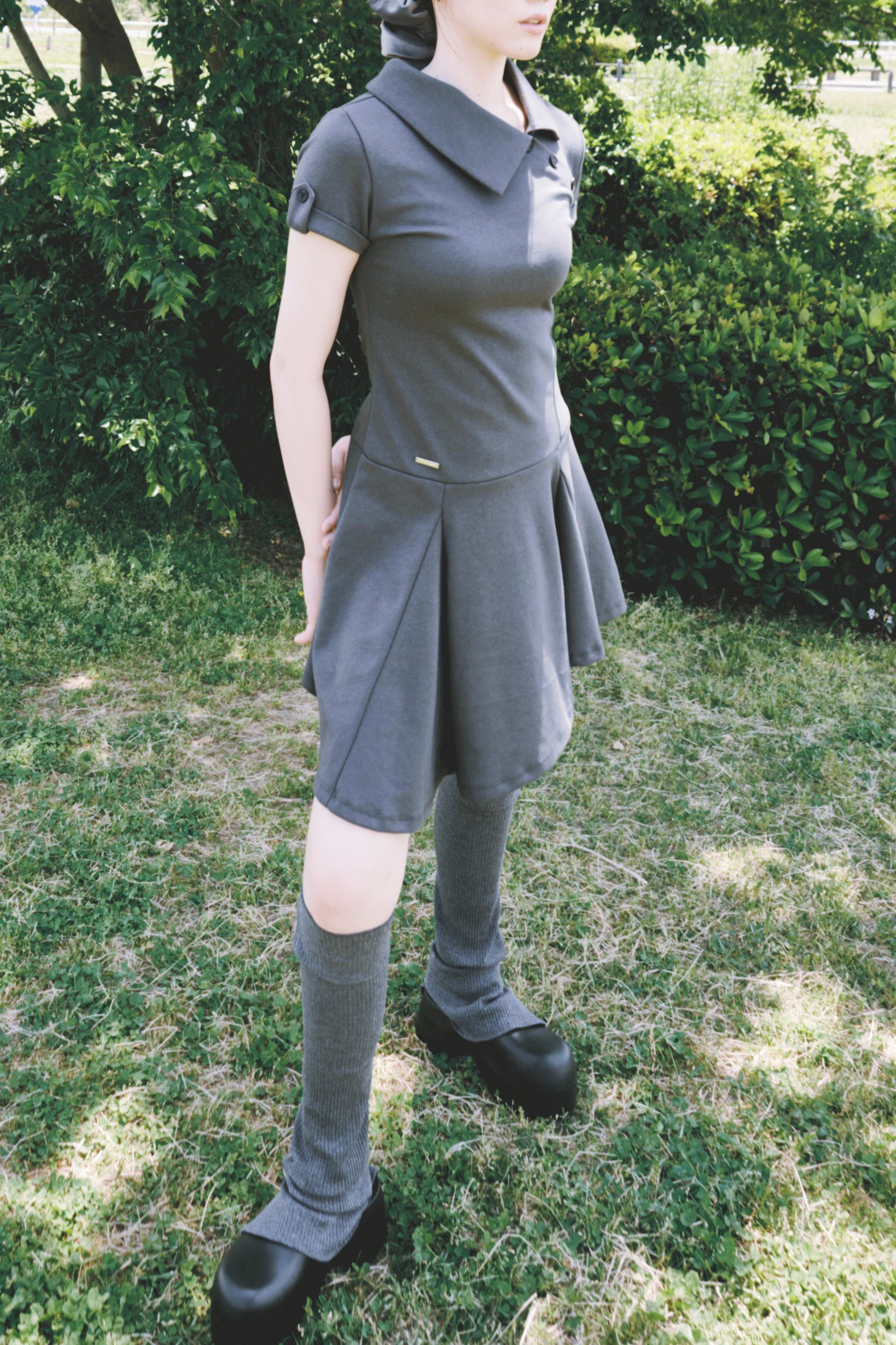 Button slit leg warmer