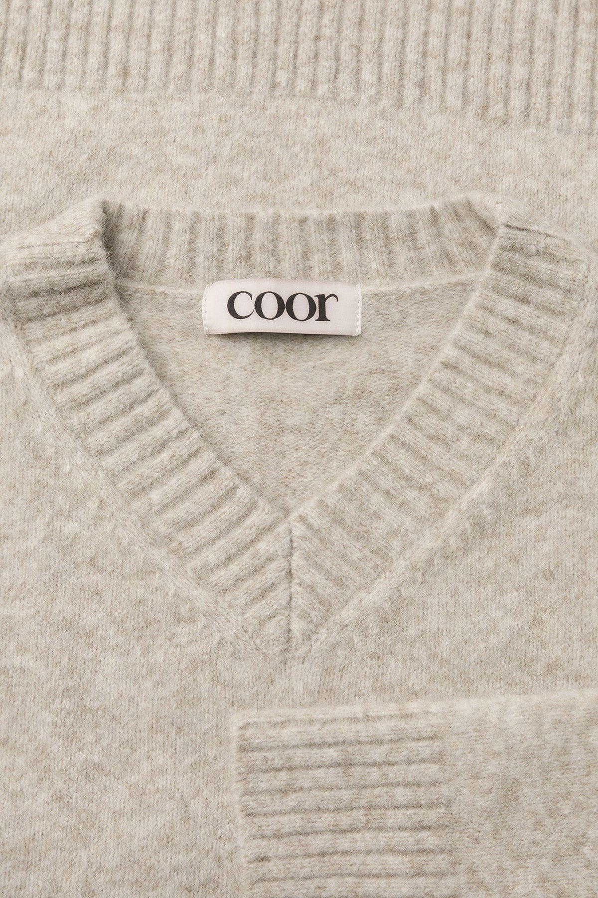 Wool blend hairy v-neck sweater (Ivory)