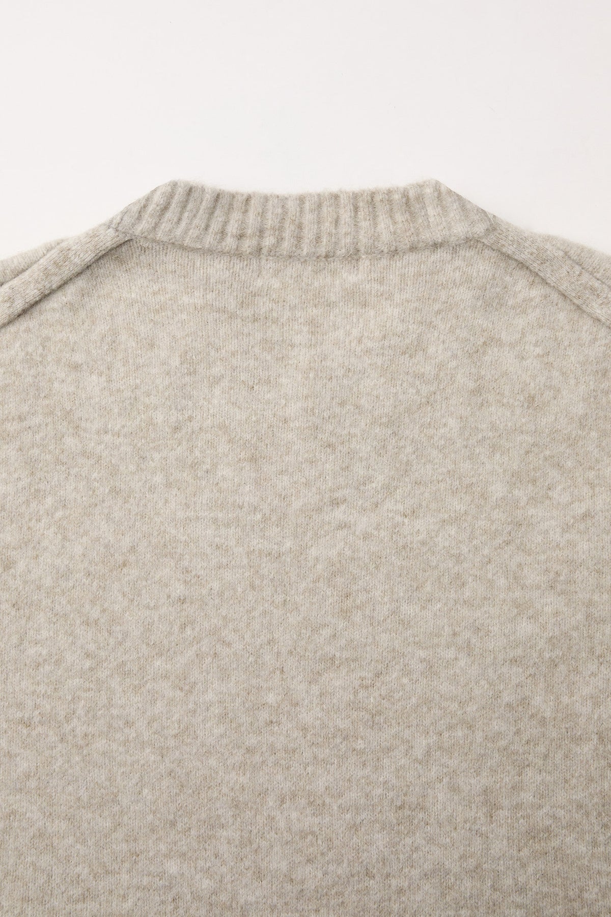 Wool blend hairy v-neck sweater (Ivory)