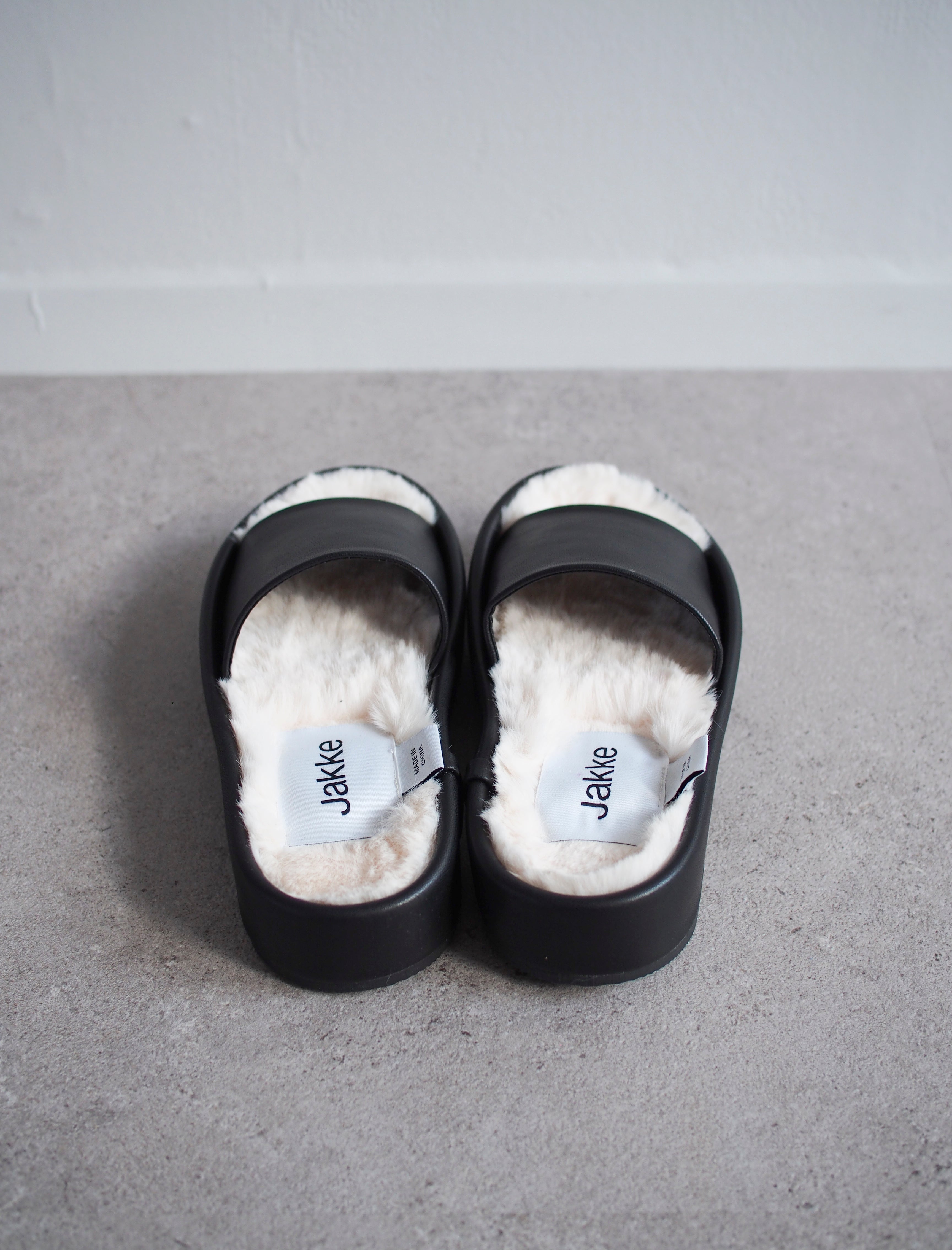 〔jakke.〕LEAH SLIDE /  BLACK/cream