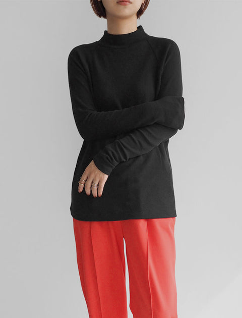 Air Knit Mock Neck Pullover / BLACK