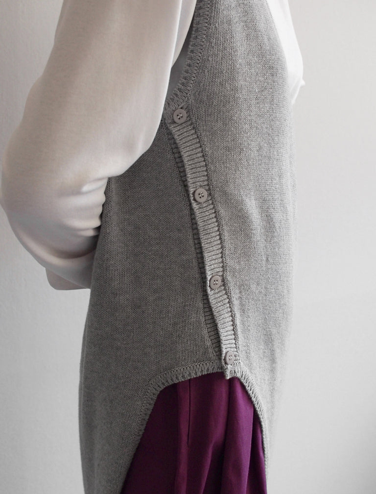 Asymmetric Knit Vest / GRAY