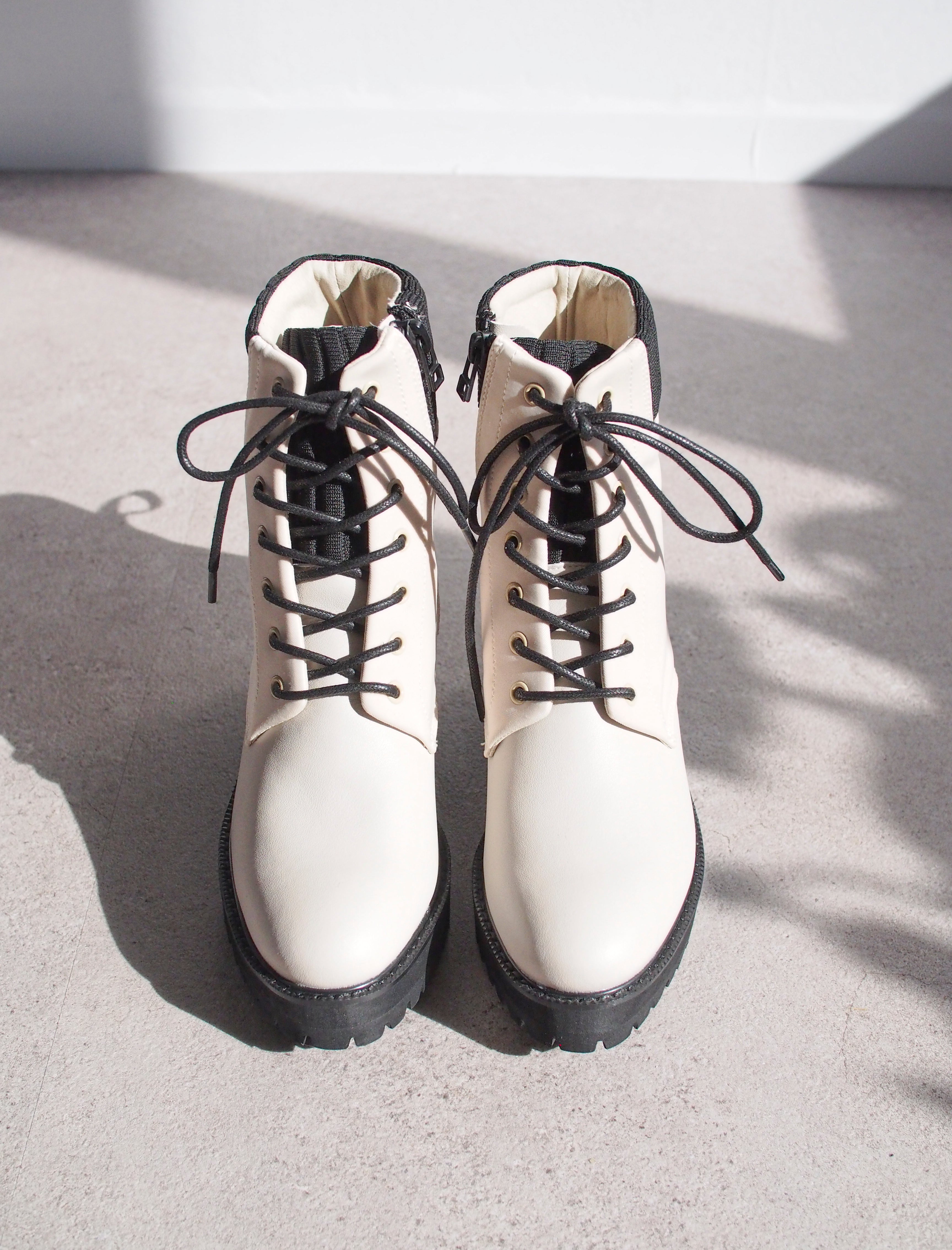 LACE UP SHOES / IVORY